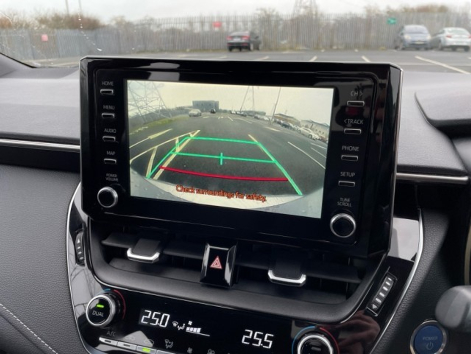 2018 Toyota Corolla Hatchback 5dr Hybrid - Luna Edition - 1.8 Automatic - Very Low KMS - EUR 180 Tax // Front Electric Windows // Rear Electric Windows // Electric Mirrors // Heated Mirrors // Apple Carplay €24,895