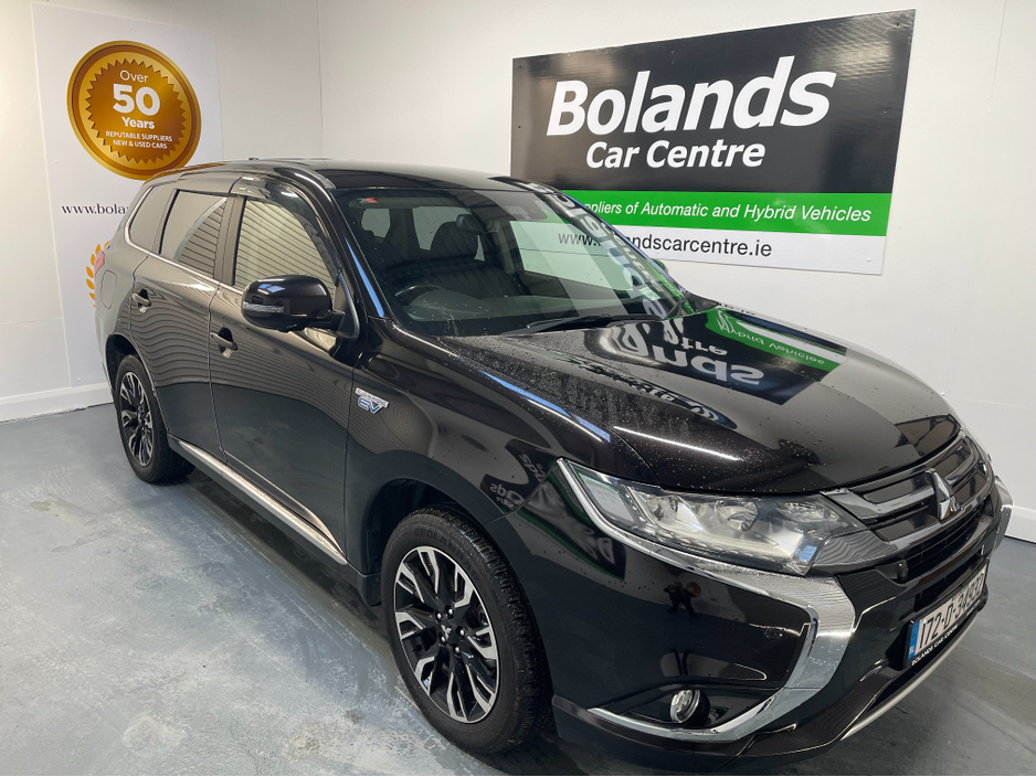 2017 Mitsubishi Outlander HYBRID 2.0 PHEV AUTOMATIC 5DR MODEL  www.bolandscarcentre.ie €17,900