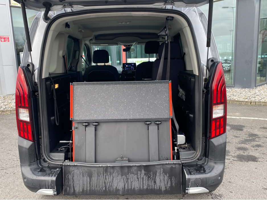 2023 Peugeot Rifter Wheelchair Accessible SWB manual €23,500