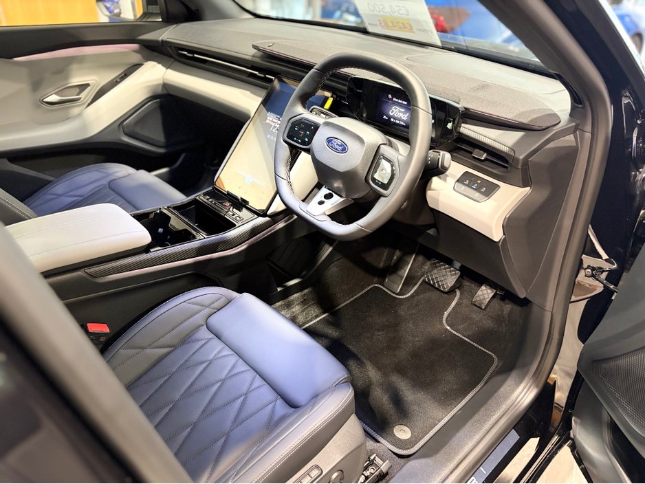 2026 Ford Capri PREMIUM 5DR 77KWH ZE2 CT €54,500