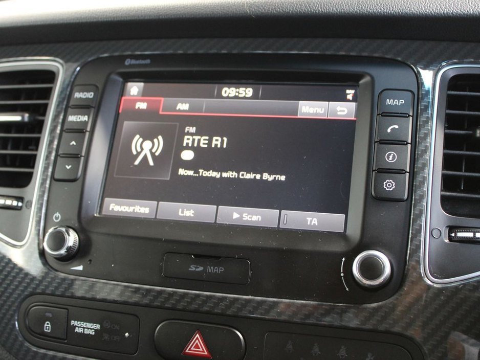 2017 Kia Carens 7 Seater EX 5DR €13,999