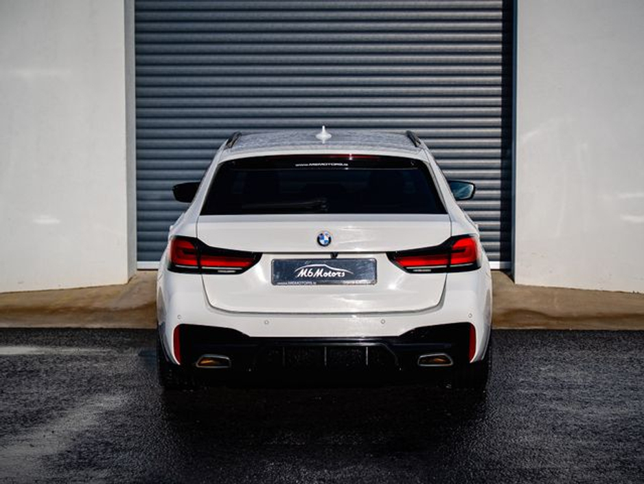 2022 BMW 5 Series 520D M SPORT TOURING €41,950