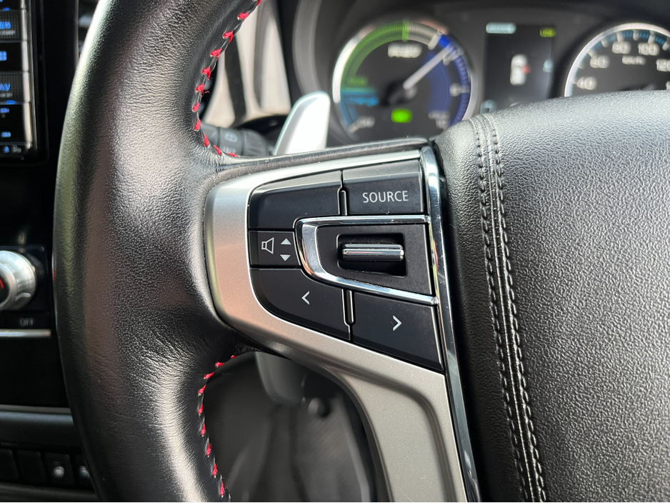 2021 Mitsubishi Outlander 4WD BLACK EDITION PLUG IN HYBRID 2.4 PETROL //HALF LEATHER HEATED SEATS AND STEERING WHEEL//REVERSE CAMERA//KEYLESS ENTRY//ADAPTIVE CRUISE CONTROL// €27,950