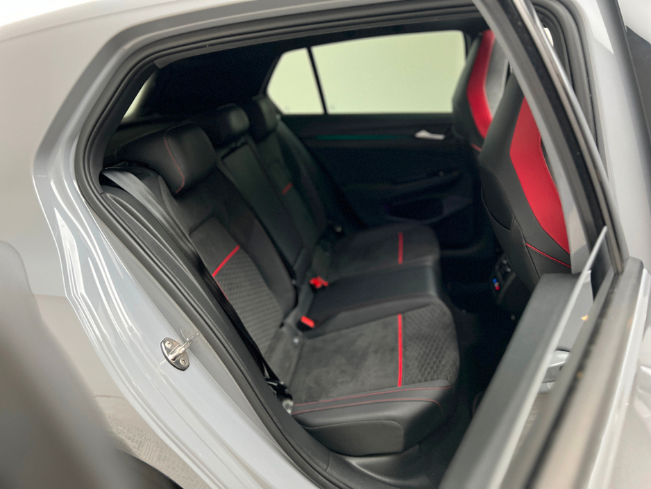 2022 Volkswagen Golf GTI CLUBSPORT 2.0 TSI 300HP *PAN ROOF* €49,990