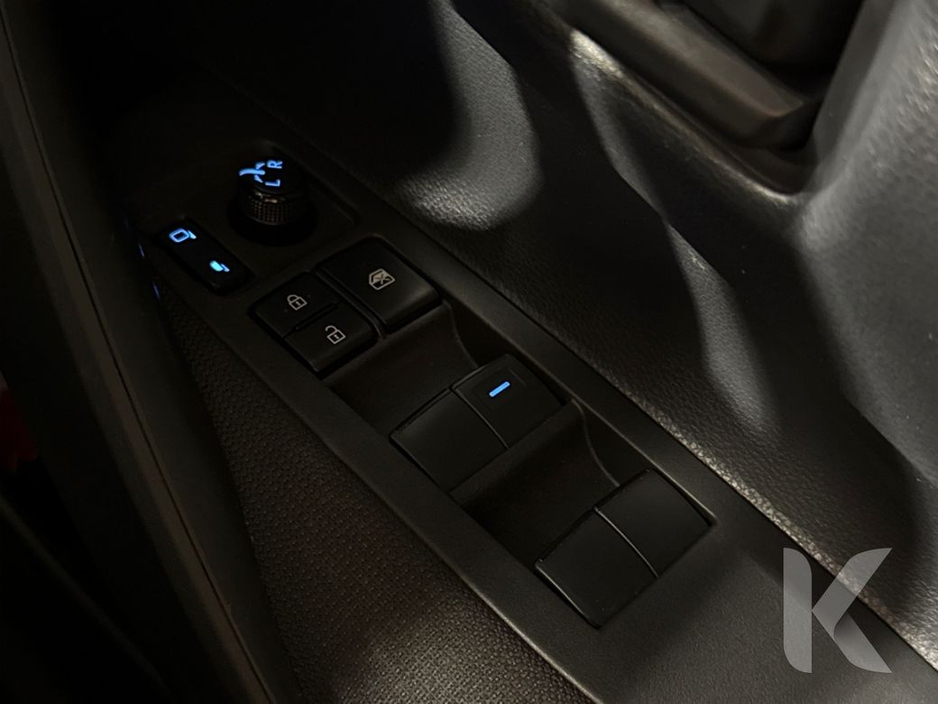 2020 Toyota Corolla 1.8 HYBRID - MULTI FUNCTION STEERING WHEEL - CRUISE CONTROL - LANE KEEP ASSIST - HEATING / AC CONTROLS - REVERSE CAMERA - ELECTRIC WINDOWS €20,950