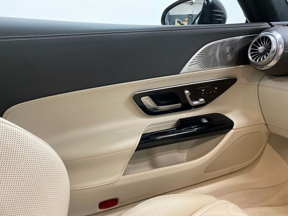 2024 Mercedes-Benz AMG AMG MERCEDES-AMG SL 43 | Sports Seats, Reversing Camera, Memory Seat Package €154,950