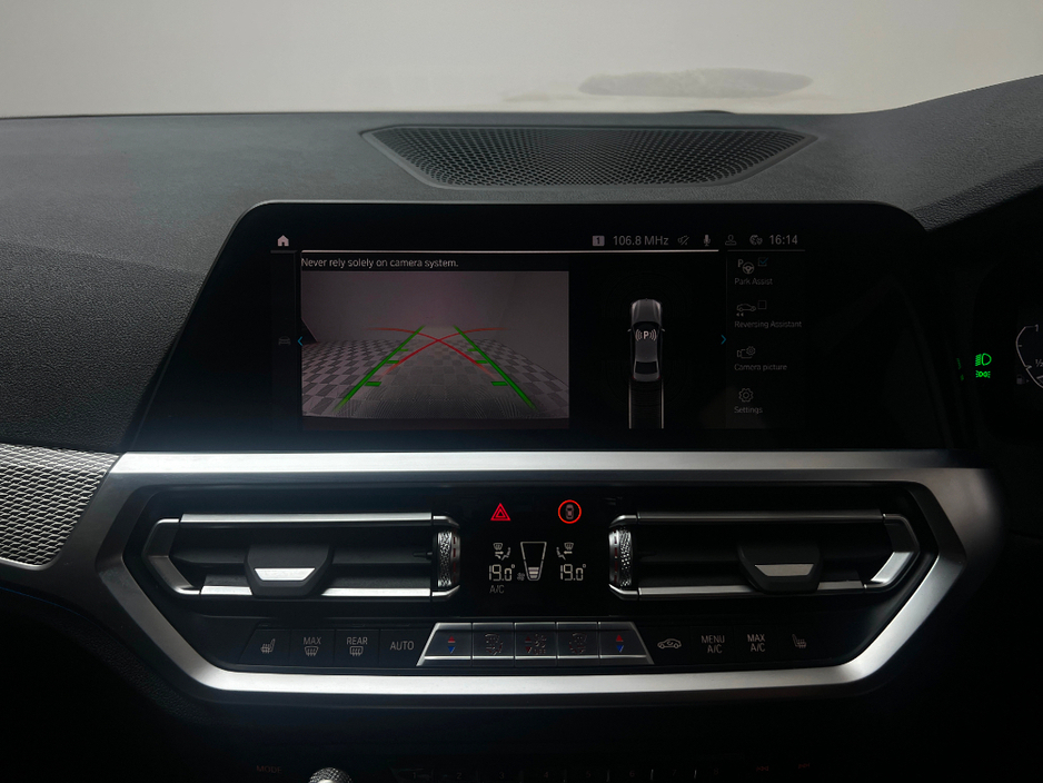 2022 BMW 3 Series 330E M SPORT €27,990