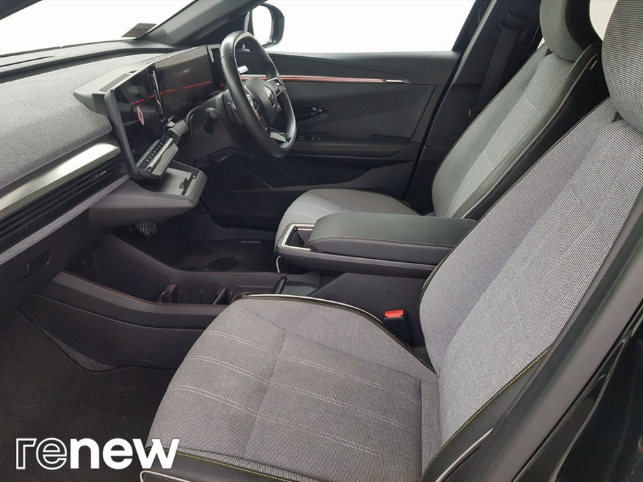 2024 Renault Megane E-Tech EV60 220hp Techno €28,995