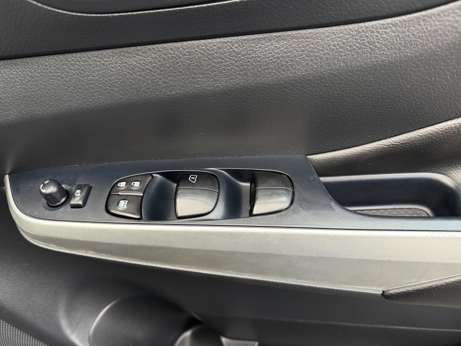 2019 Nissan Navara 2.3 DCI N-GUARD AUTO**NO VAT**31/12/19**FULL BODY KIT**NEW MODEL**MINT**FSH** €25,950