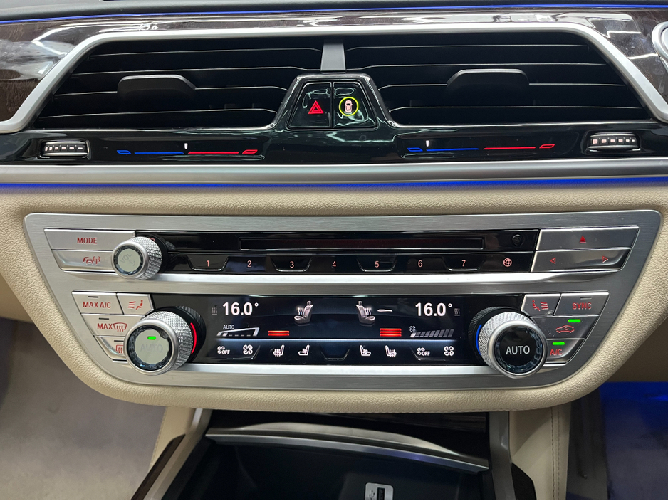 2017 BMW 7 Series ONLY €24950! 2017 BMW 740E iPERFORMANCE 2.0 AUTOMATIC / CRUISE CONTROL / 360° PARKING CAMERA / ELECTRIC MEMORY, HEATED & MASSAGING SEATS / PANORAMIC SUNROOF €24,950