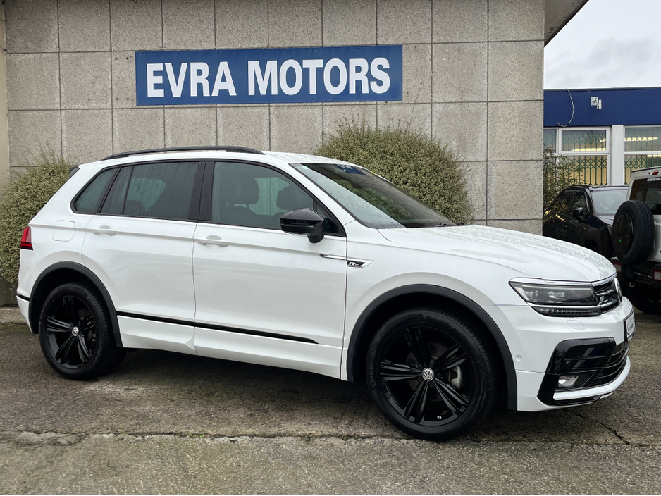 2020 Volkswagen Tiguan R-LINE 4MOTION AUTOMATIC 2.0 DIESEL //LOW MILES//HIGH SPEC//360 PARKING CAMERAS//HALF LEATHER HEATED FRONT AND REAR SEATS//KEYLESS ENTRY// €34,950