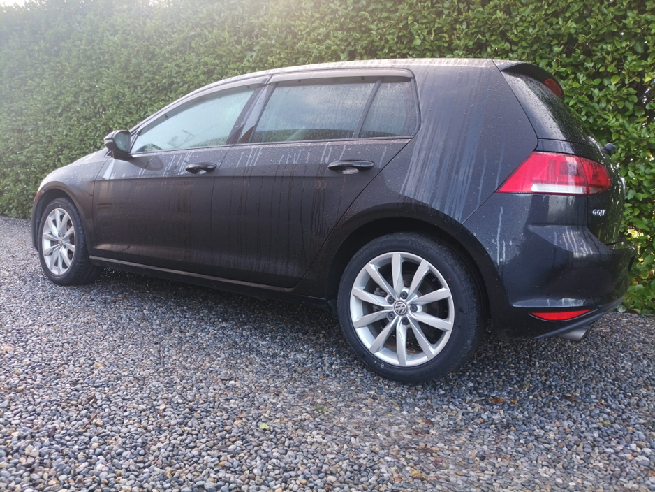 2016 Volkswagen Golf 1.4 TSI HIGHLINE AUTOMATIC SPORTS VELOUR INTERIOR SPORTS ALLOYS  WIND DEFLECTORS LARGE TOUCH SCREEN RADIO FACTORY IMMOBILISER CRUISE CONTROL FRONT & REAR DASHCAM JUST FULLY SERVICED 2 YEARS NCT €16,949