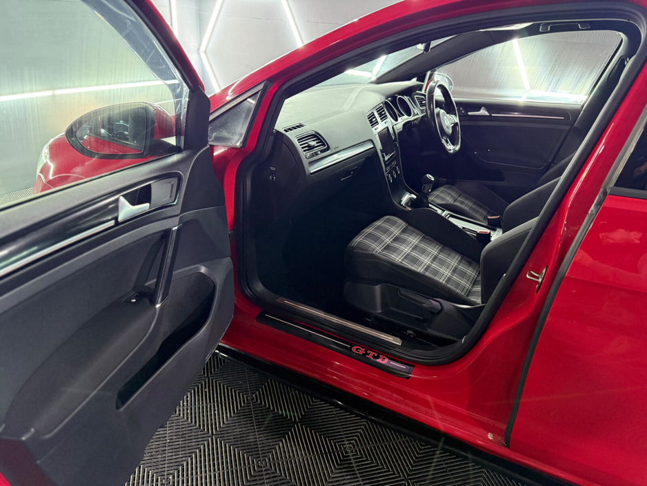 2016 Volkswagen Golf 2.0 TDI GTD €10,950