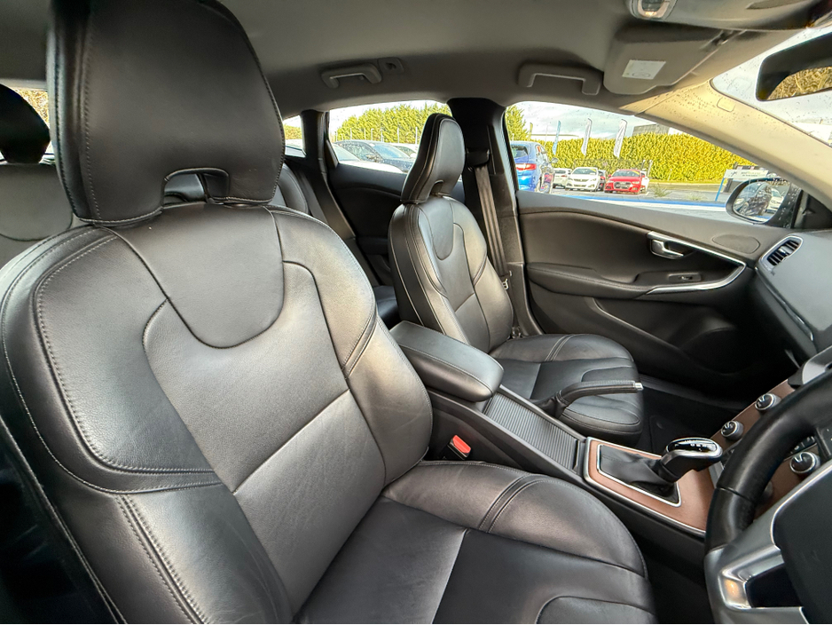 2018 Volvo V40 D4 INSCRIPTION - 2.0L DIESEL - AUTO - 12M WARRANTY - CAR: 1615 €14,950