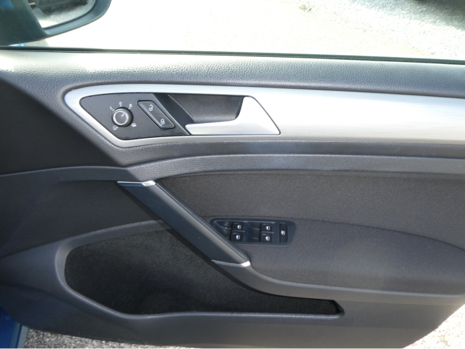 2015 Volkswagen Golf with NCT €13,950