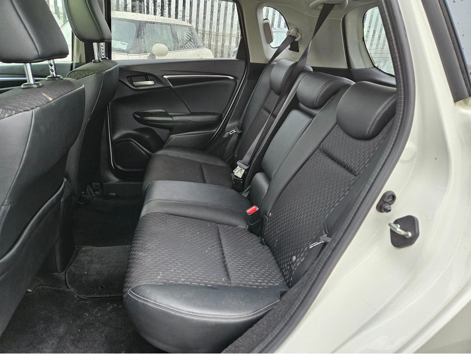 2015 Honda Fit DAA-GP5 HYBRID 5DR AUTO €9,950