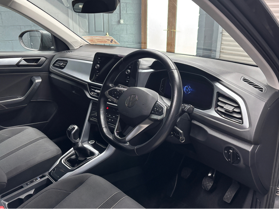2022 Volkswagen T-Roc LIFE 1.0 TSI MANUAL 6SPEED FWD 1 €24,960