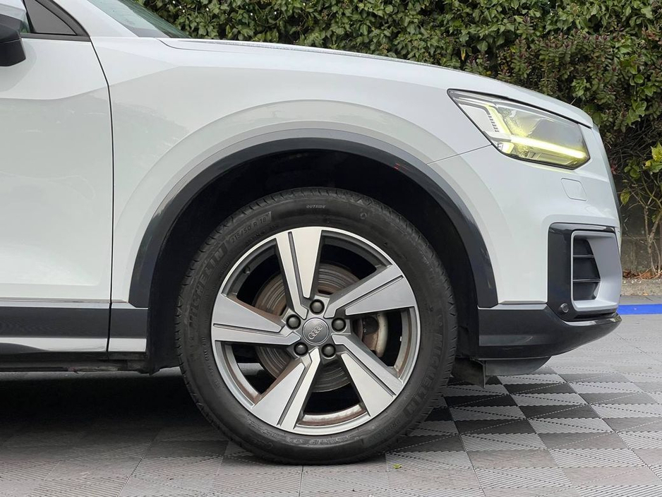 2018 Audi Q2 SPORT 1.0 TFSI AUTO // AMBIENT LIGHTING // APPLE CARPLAY/ANDROID AUTO // HEATED SEATS €20,950