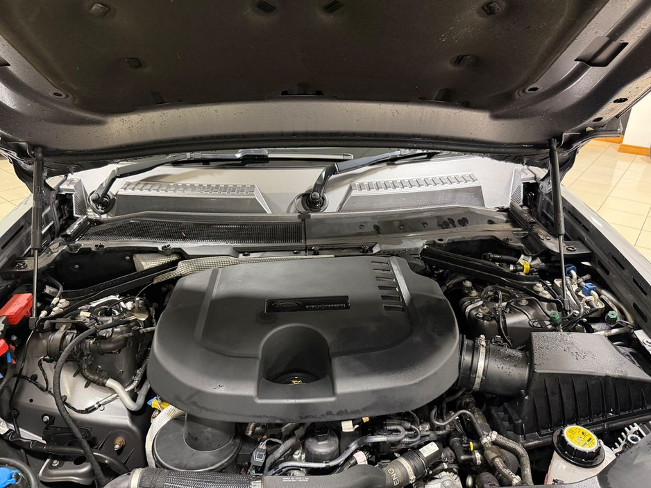 2023 Land Rover Defender 3.0 D300 COMMERCIAL 2 SEATER N1=LOW MILES//HUGE SPEC//1 OWNER=FULL LAND ROVER SERVICE HISTORY=TAILORED FINANCE PACKAGES AVAILABLE=TRADE IN'S WELCOME €64,995