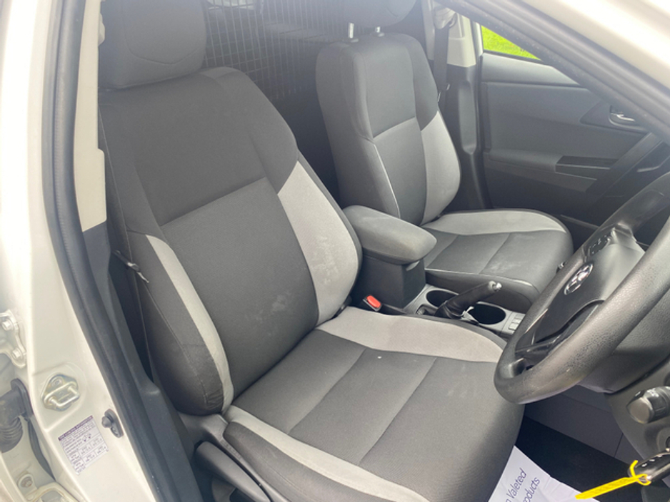 2019 Toyota Auris 1.4 D-4D TERRA 4DR €11,950