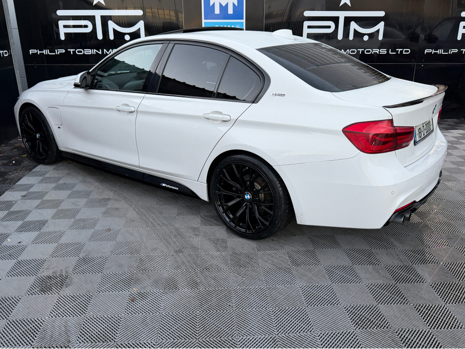 2018 BMW 3 Series 330e M SPORT F30 252HP AUTO Sunroof & Red Leather €20,995