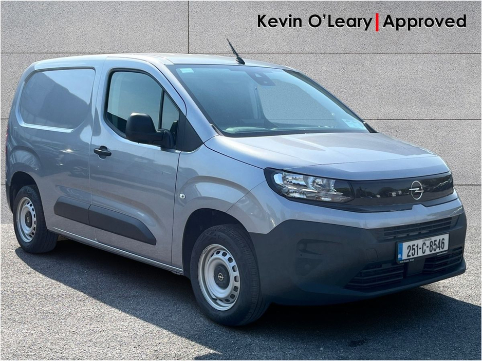 2025 Opel Combo Komfort L1H1 1.5D 100PS 6 Speed €20,950