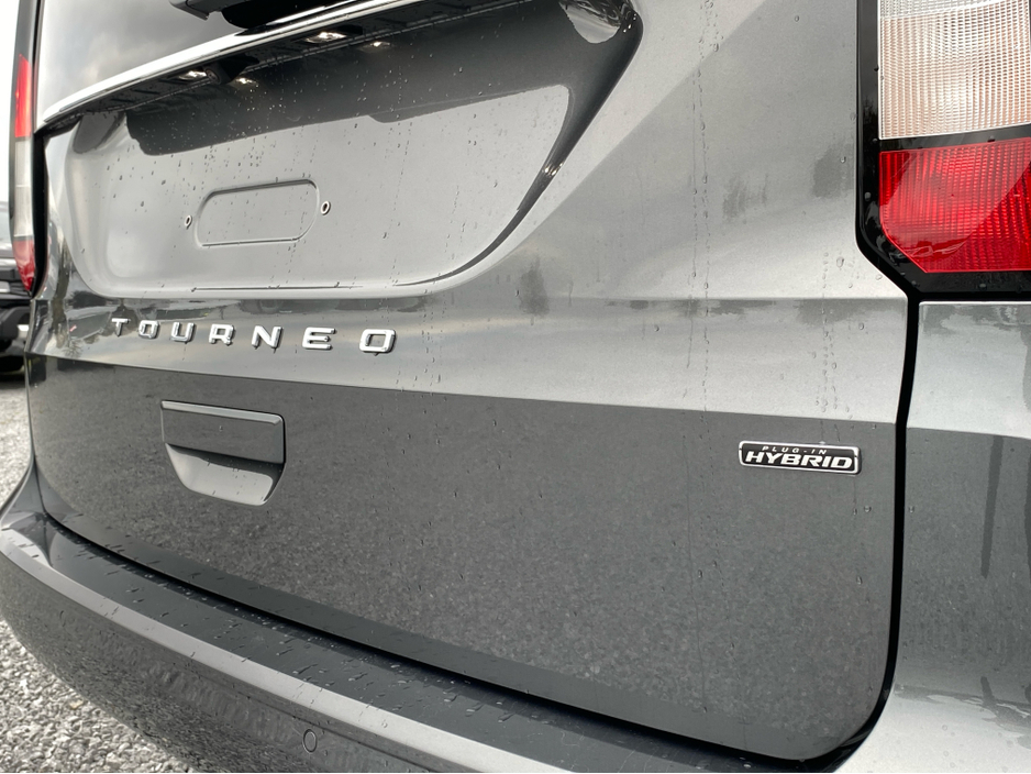 2026 Ford Tourneo Connect Tourneo Connect  LWB Titanium PHEV 150 BHP Automatic €54,500