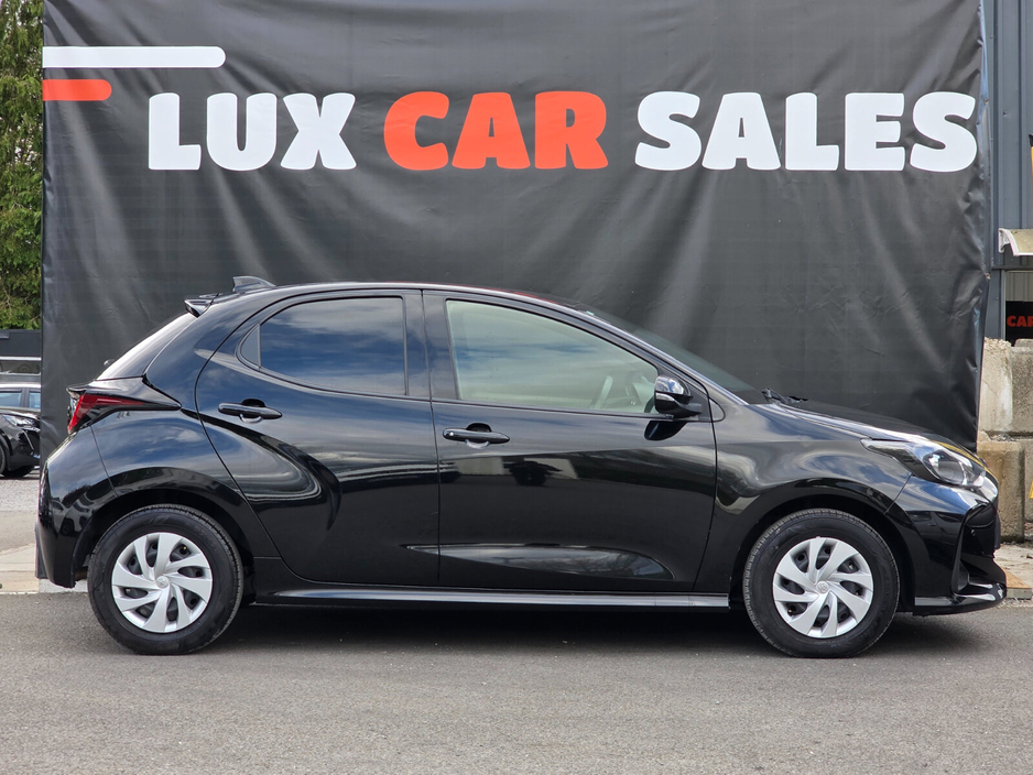 2022 Toyota Yaris  €17,950