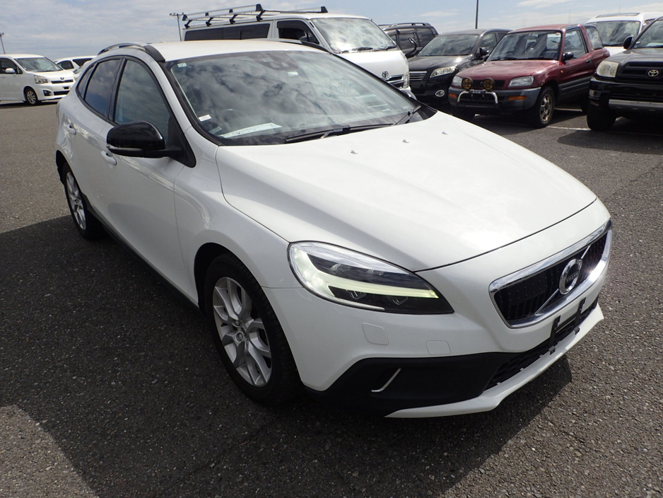2019 Volvo V40 2.0D4 CROSS COUNTRY 5DR HATCHBACK AUTO // STUNNING CAR // ONLY 108,082KM'S // BUY WITH CONFIDENCE AA AND SIMI APPROVED DEALER 2026 // FINACE ARRANGED // ALL TRADE INS WELCOME // €18,950