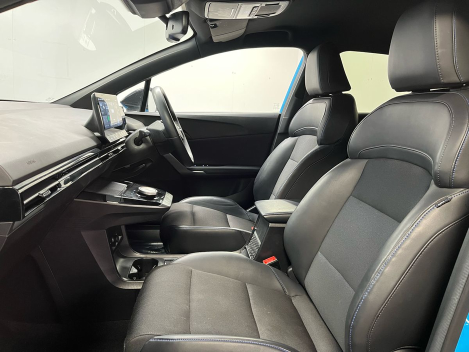 2023 MG 4 Trophy 64kWh Long Range 203PS - Reversing Camera - Sat Nav - Climate Control - Heated Seats - Keyless Start - Apple CarPlay/Android Auto €21,650