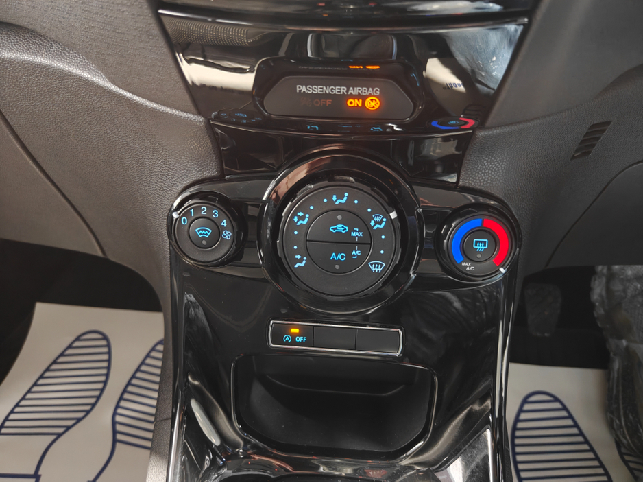 2017 Ford Fiesta TITANIUM 1.0 65PS M5 4DR €10,995