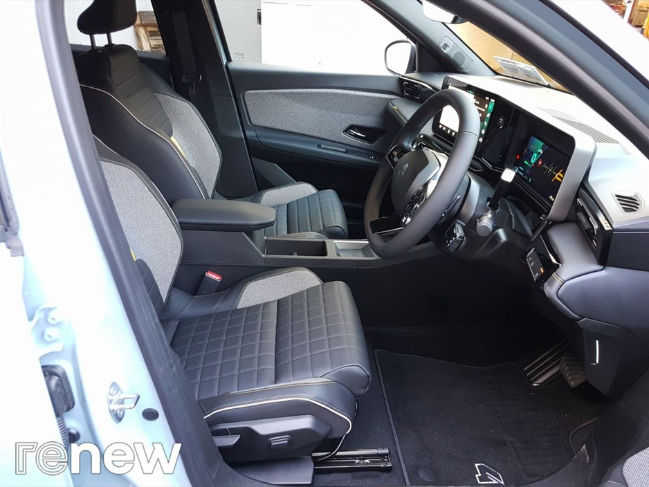 2025 Renault 4 iconic 52kWh 150hp €37,995