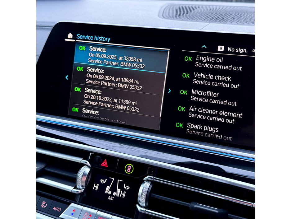 2022 BMW X5 2022 (221) BMW X5 45e M Sport Pro *SAN MARINO BLUE €64,999