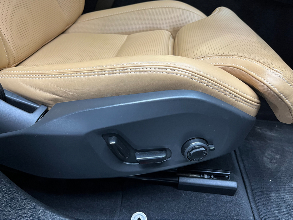 2024 Volvo XC60 €54950! 2024 VOLVO XC60 T6 RECHARGE ULTIMATE AWD  / CRUISE CONTROL / 360° PARKING CAMERA / ELECTRIC MEMORY & HEATED SEATS / REAR HEATED SEATS / PANORAMIC SUNROOF / HEATED STEERING WHEEL €54,950