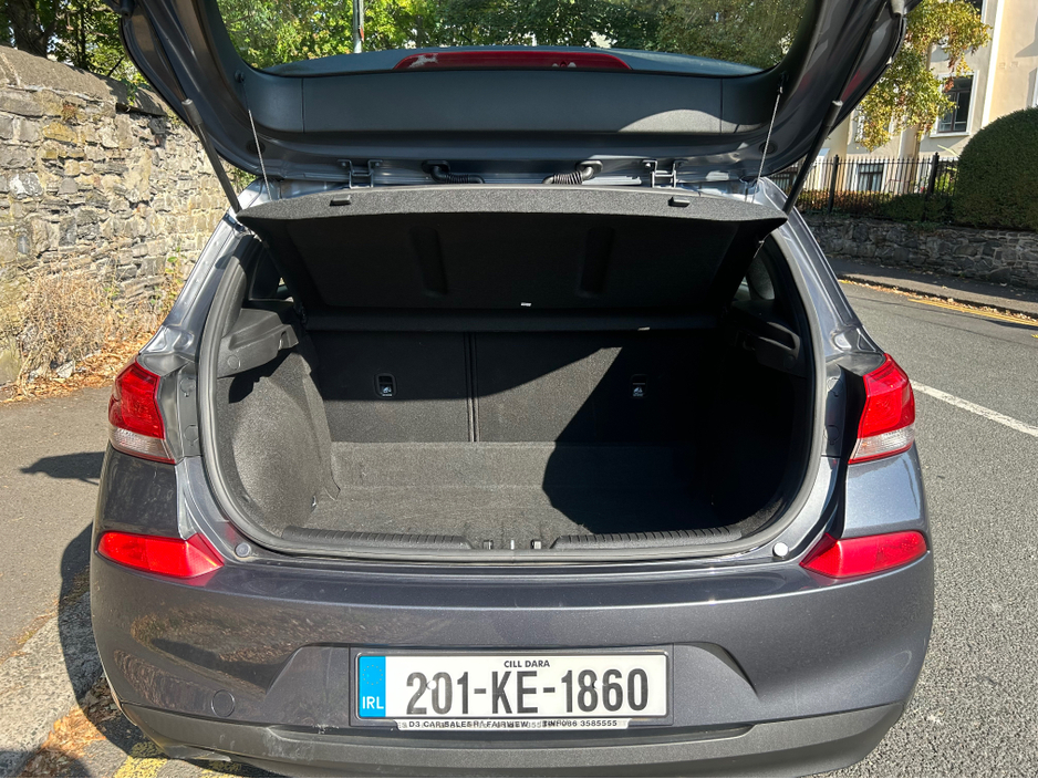 2020 Hyundai i30 i30 PETROL SERVICE HISTORY €16,495