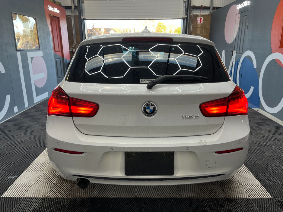 2017 BMW 1 Series €15950! 2017 BMW 118D 2.0 AUTOMATIC / CRUISE CONTROL / REVERSE CAMERA €15,950