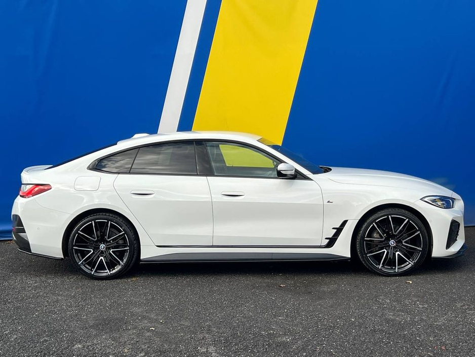 2022 BMW i4 XDRIVE40E M-SPORT COMPETITION // VIRTUAL COCKPIT // NEW 20" COMPETITION ALLOYS // AMBIENT LIGHTING €34,900