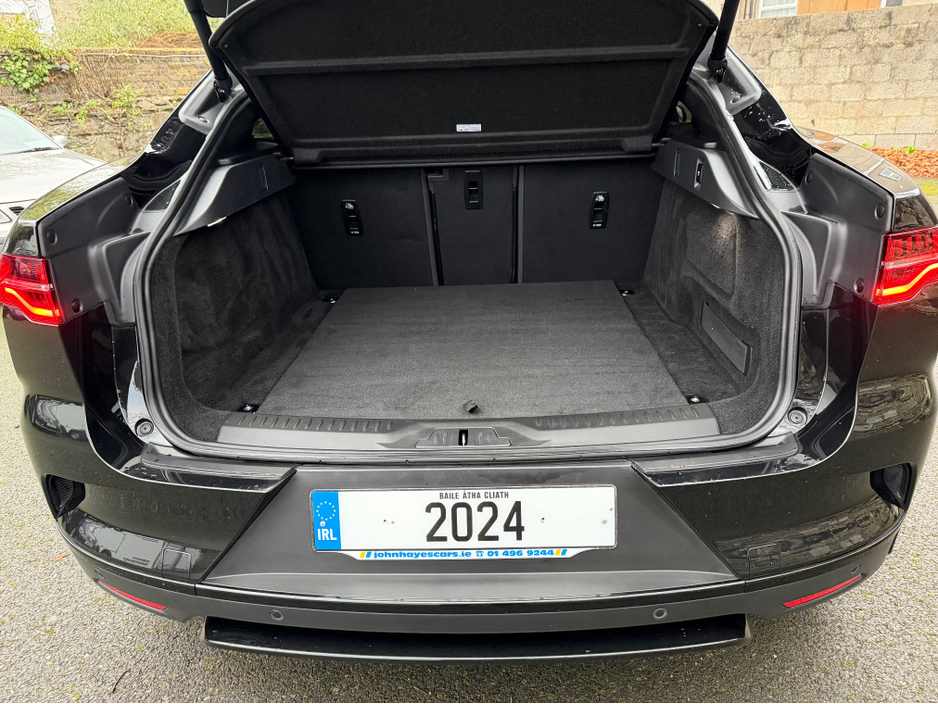 2024 Jaguar I-Pace R-DYNAMIC EV400 BLACK EDITION//IMMACULATE THROUGHOUT//PANORAMIC ROOF//SIMI AND AA DEALER €41,950