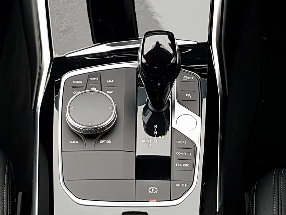 2022 BMW 3 Series 318d SE €39,995