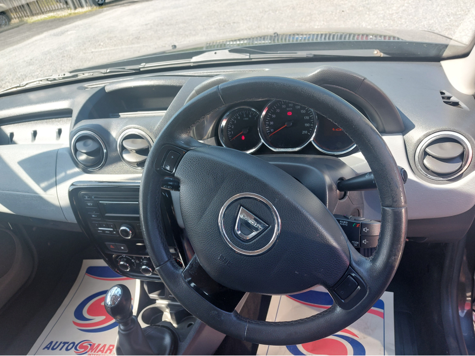 2015 Dacia Duster SIGNATURE 1.5 DCI 110 4X €7,800