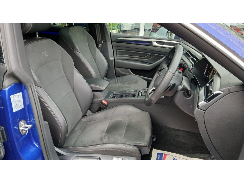 2025 Volkswagen Arteon 2.0TDI D7F 150HP R-LINE SHOOTING BRAKE, LAPIZ BLUE. €54,950