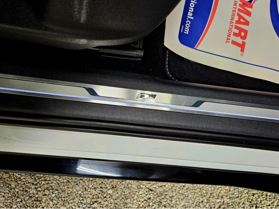 2017 Volkswagen Tiguan 2.0 TDI R LINE 150PS 5DR €1