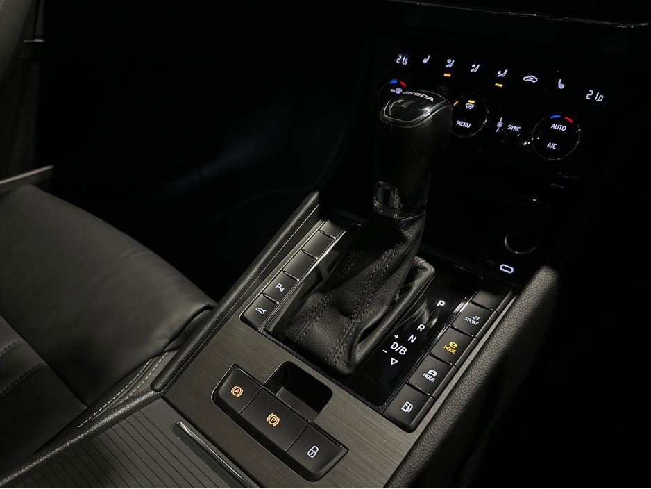 2023 Skoda Superb ESTATE E-HYBRID AUTOMATIC €29,950