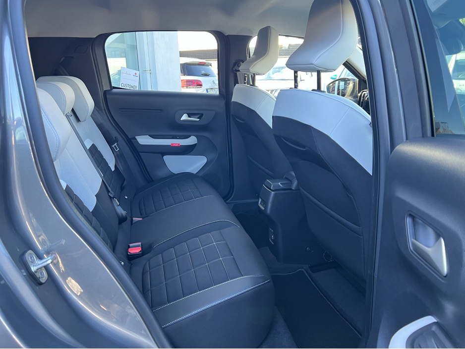 2026 Citroen C3 eMax BEV 320 44kWh 113HP €27,800