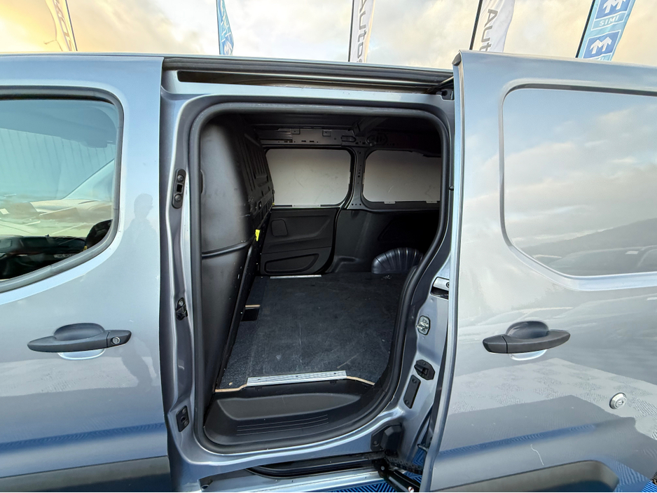 2021 Opel Combo 3 SEATER - 1.5 DIESEL - MANUAL - 12M WARRANTY - CAR: 1599 €14,950