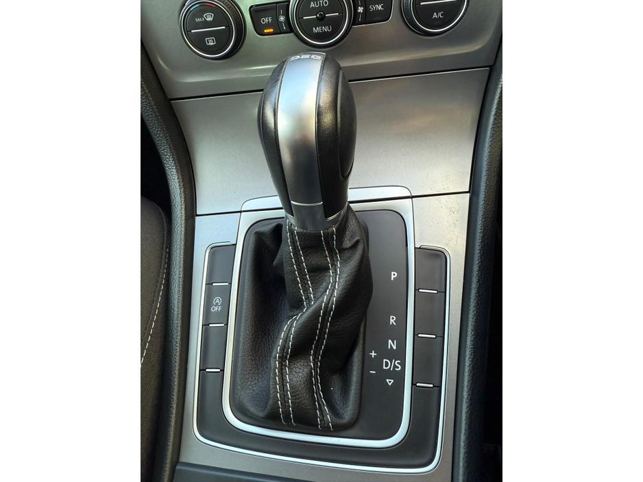 2015 Volkswagen Golf  €14,990