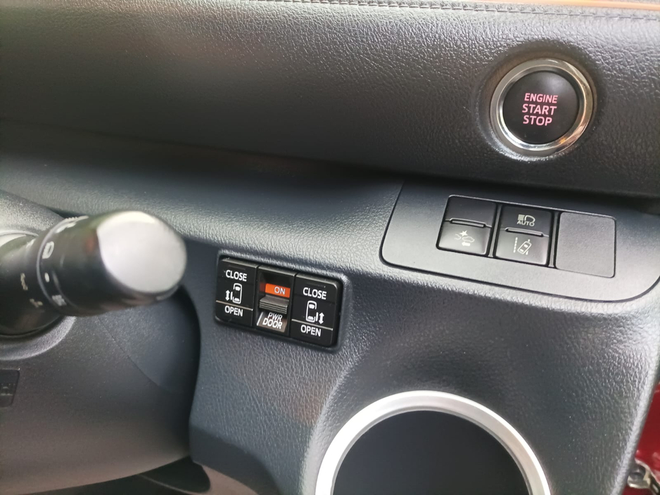 2019 Toyota Sienta 1.5 PETROL 5 SEATS RELIABLE AND ECONOMICAL JUST FULLY SERVICED 4 NEW TYRES 2 YEARS NCT 1 YEAR ROAD TAX REVERSE CAMERA PARK DISTANCE ASSIST TOUCH SCREEN RADIO WITH APPLE CAR PLAY + ANDROID AUTO €17,850