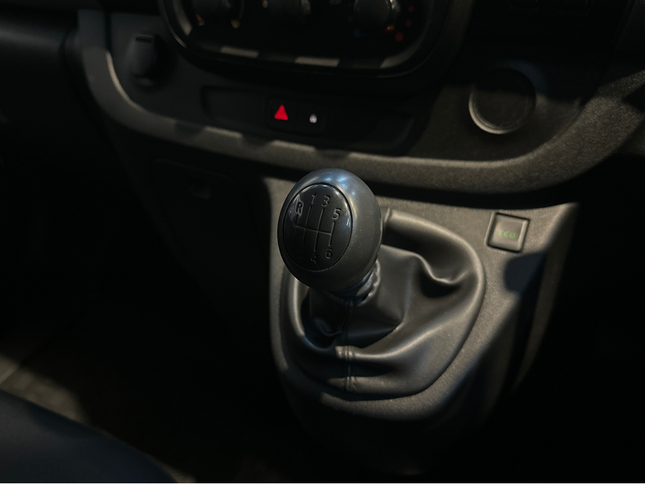 2015 Renault Trafic Passenger TRAFFIC VAN DCi €7,950