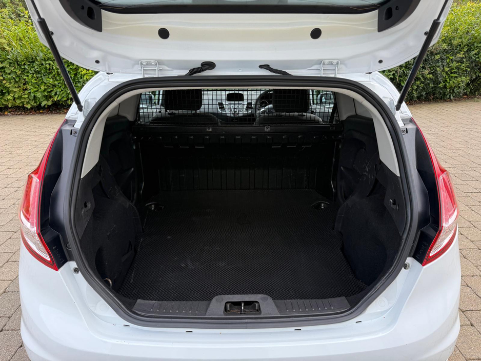 2017 Ford Fiesta 1.5tdci Sport €9,250