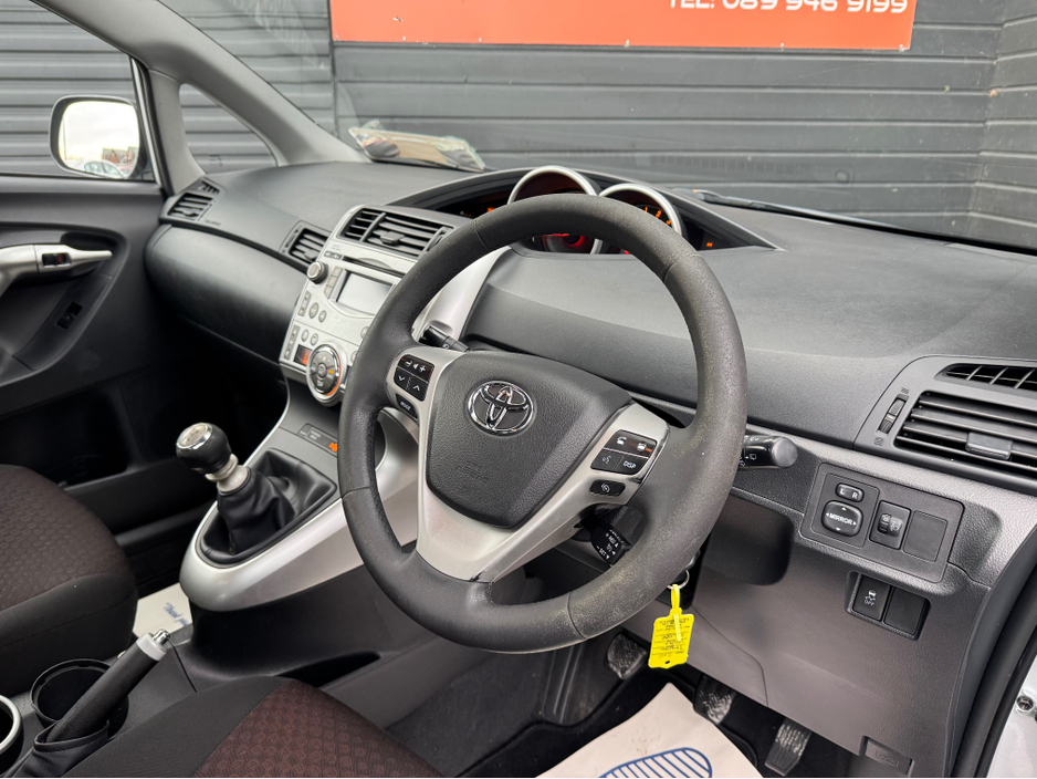 2011 Toyota Corolla Verso 2.0 D-4D LUNA 7 SEATER €5,495